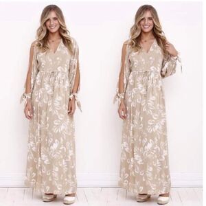 NWOT Ministry of Style Sahara Split Maxi Dress